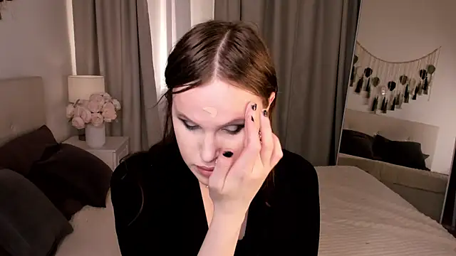 EffieMinki online show from 06.25.26