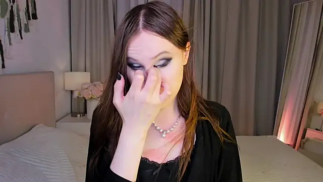 EffieMinki online show from 07.29.26