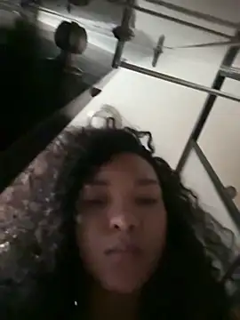 Snapshot of mariam_hill chatting on 12.19.24 mariam hill online show from 12.19.24