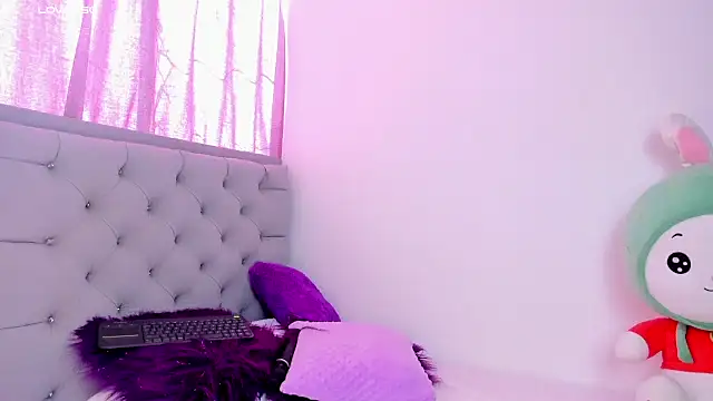 Snapshot of mariam_hill chatting on 01.18.25 mariam hill online show from 01.18.25