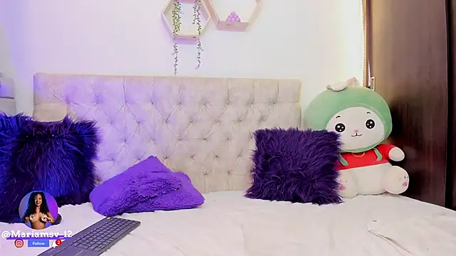 Snapshot of mariam_hill chatting on 03.14.25 mariam hill online show from 03.14.25