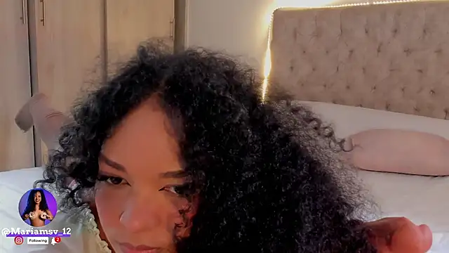 Snapshot of mariam_hill chatting on 11.05.25 mariam hill online show from 11.05.25