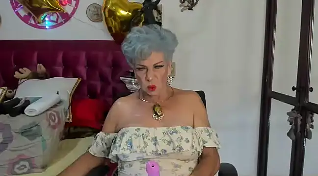 Snapshot of ArianaGoldd chatting on 01.05.25 ArianaGoldd online show from 01.05.25