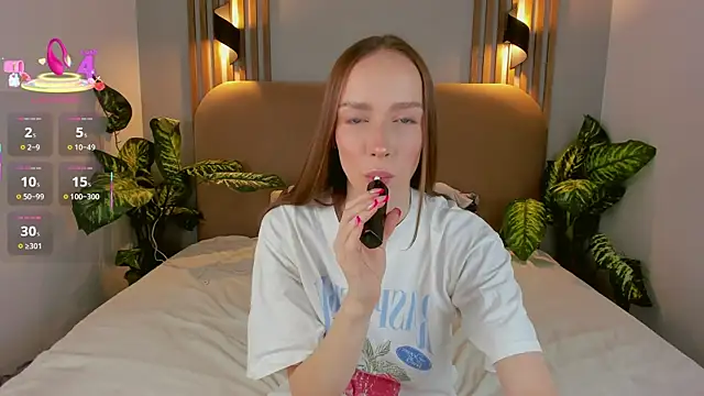 Kira Quinn online show from 11.07.25