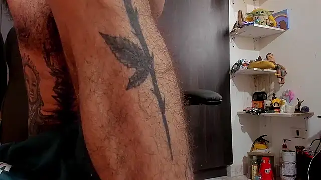 Snapshot of harry_reems1 chatting on 12.01.25 harry reems1 online show from 12.01.25