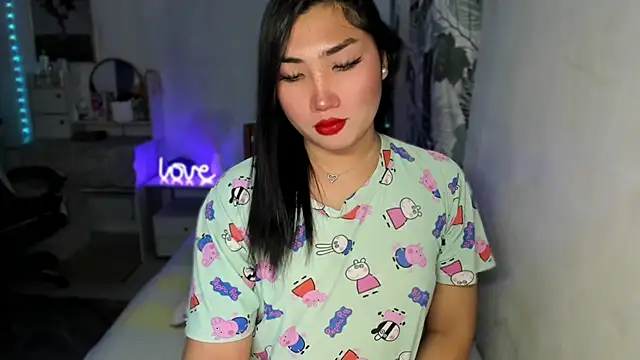 Miss Deliciousness online show from 01.18.25