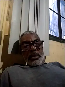 Snapshot of Thadew chatting on 11.27.25 Thadew online show from 11.27.25