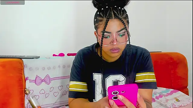 moana taylor online show from 06.09.26