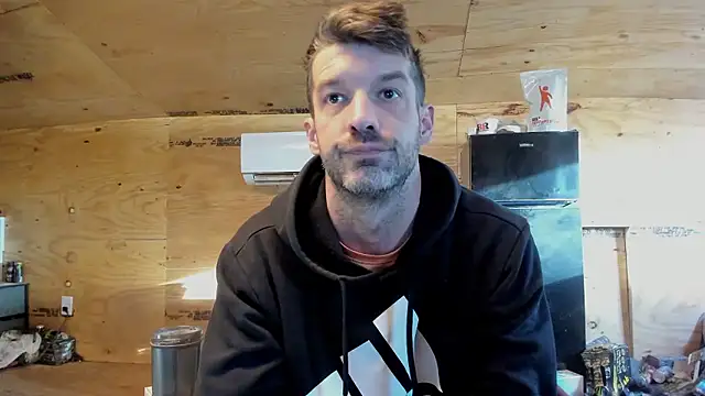 Snapshot of Kenny_Kyle chatting on 12.16.25 Kenny Kyle online show from 12.16.25