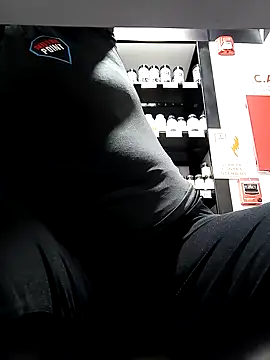 Snapshot of Gatubela212 chatting on 10.11.25 Gatubela212 online show from 10.11.25