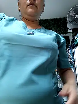 Snapshot of Gatubela212 chatting on 04.05.26 Gatubela212 online show from 04.05.26