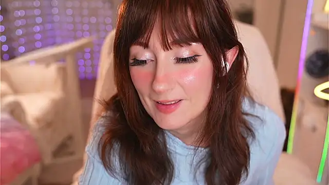 Snapshot of Cissy_Glitter chatting on 03.28.26 Cissy Glitter online show from 03.28.26