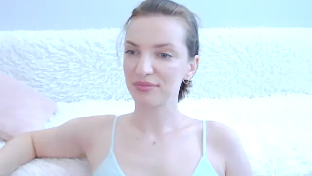 Snapshot of Beauty_Alex chatting on 06.14.26 Beauty Alex online show from 06.14.26
