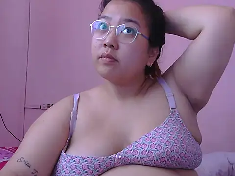 Snapshot of Boobsiemarie chatting on 07.22.26 Boobsiemarie online show from 07.22.26