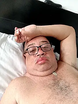 Snapshot of djtomxxx2777 chatting on 01.05.26 djtomxxx2777 online show from 01.05.26