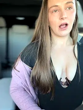 Snapshot of lunagirl13 chatting on 11.11.25 lunagirl13 online show from 11.11.25