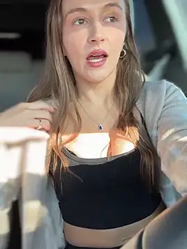 Snapshot of lunagirl13 chatting on 11.21.25 lunagirl13 online show from 11.21.25