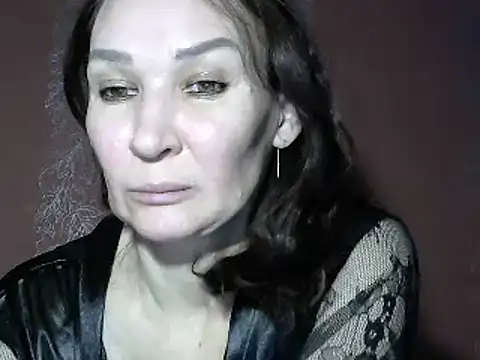 Snapshot of PrettyAndWild chatting on 12.23.24 PrettyAndWild online show from 12.23.24