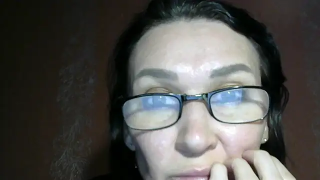 Snapshot of PrettyAndWild chatting on 10.17.25 PrettyAndWild online show from 10.17.25