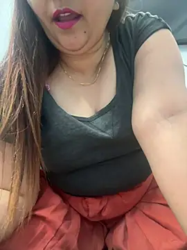 Snapshot of Preet_Kaur_69 chatting on 12.18.24 Preet Kaur 69 online show from 12.18.24