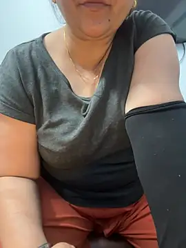 Snapshot of Preet_Kaur_69 chatting on 12.26.24 Preet Kaur 69 online show from 12.26.24