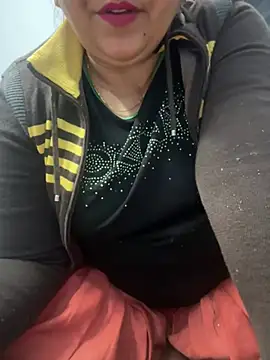 Snapshot of Preet_Kaur_69 chatting on 12.29.24 Preet Kaur 69 online show from 12.29.24