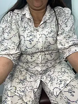 Snapshot of Preet_Kaur_69 chatting on 02.19.25 Preet Kaur 69 online show from 02.19.25