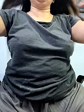 Snapshot of Preet_Kaur_69 chatting on 10.26.25 Preet Kaur 69 online show from 10.26.25