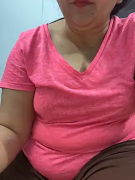 Snapshot of Preet_Kaur_69 chatting on 10.30.25 Preet Kaur 69 online show from 10.30.25