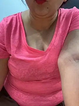 Snapshot of Preet_Kaur_69 chatting on 10.30.25 Preet Kaur 69 online show from 10.30.25