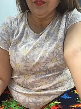 Snapshot of Preet_Kaur_69 chatting on 10.31.25 Preet Kaur 69 online show from 10.31.25