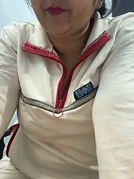 Snapshot of Preet_Kaur_69 chatting on 11.18.25 Preet Kaur 69 online show from 11.18.25