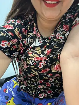 Snapshot of Preet_Kaur_69 chatting on 11.21.25 Preet Kaur 69 online show from 11.21.25