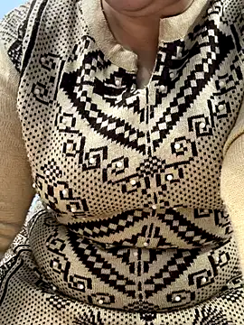 Snapshot of Preet_Kaur_69 chatting on 11.23.25 Preet Kaur 69 online show from 11.23.25