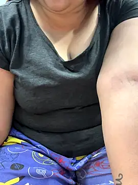 Snapshot of Preet_Kaur_69 chatting on 11.27.25 Preet Kaur 69 online show from 11.27.25