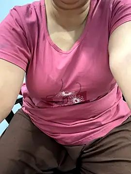 Snapshot of Preet_Kaur_69 chatting on 11.30.25 Preet Kaur 69 online show from 11.30.25