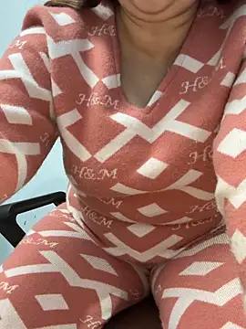 Snapshot of Preet_Kaur_69 chatting on 01.18.26 Preet Kaur 69 online show from 01.18.26