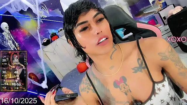 Nella Dolls online show from 10.16.25