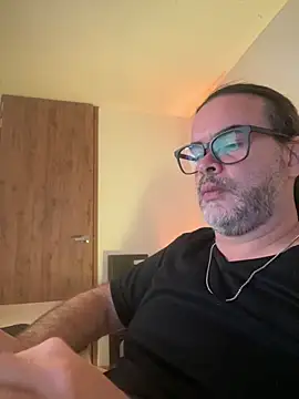 Snapshot of Sanders_White chatting on 03.20.25 Sanders White online show from 03.20.25