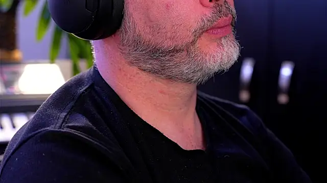 Snapshot of Sanders_White chatting on 09.26.25 Sanders White online show from 09.26.25