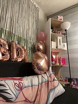 Snapshot of lilly_sweett chatting on 12.16.25 lilly sweett online show from 12.16.25