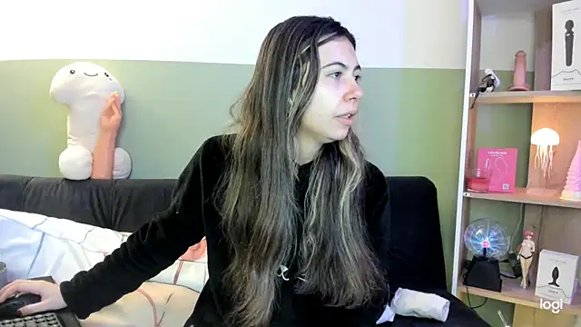 Snapshot of lilly_sweett chatting on 02.14.26 lilly sweett online show from 02.14.26