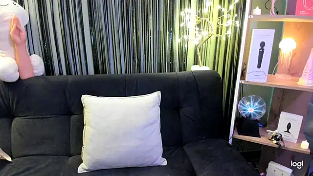 Snapshot of lilly_sweett chatting on 02.23.26 lilly sweett online show from 02.23.26