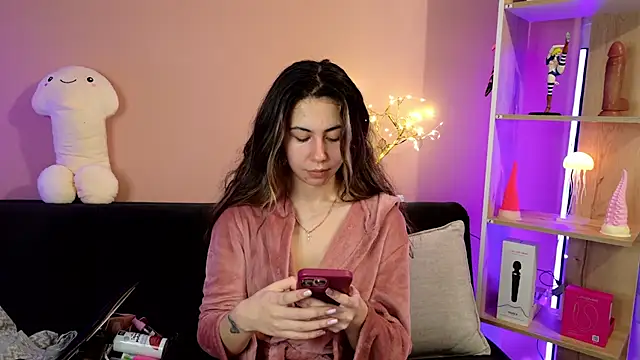 Snapshot of lilly_sweett chatting on 04.21.26 lilly sweett online show from 04.21.26