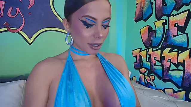 Snapshot of TamaraSavage chatting on 09.30.25 TamaraSavage online show from 09.30.25