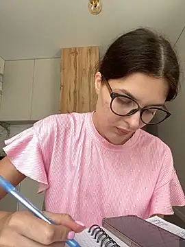 little belucci online show from 09.12.25