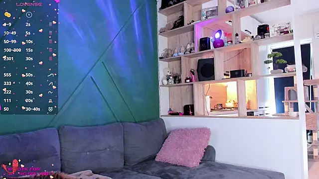 Snapshot of _alleyesonme_ chatting on 03.13.25  alleyesonme  online show from 03.13.25