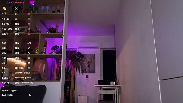 Snapshot of _alleyesonme_ chatting on 11.29.25 alleyesonme online show from 11.29.25