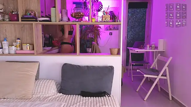 Snapshot of _alleyesonme_ chatting on 02.13.26 alleyesonme online show from 02.13.26