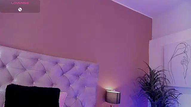Snapshot of MaddyyLennon chatting on 02.17.25 MaddyyLennon online show from 02.17.25